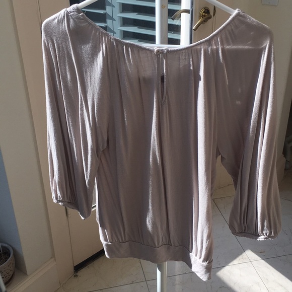 H&M Gray flowy blouse - Picture 3 of 5